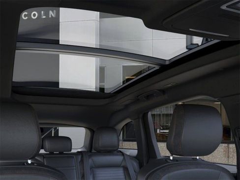 New 2025 Lincoln Nautilus Reserve image 32