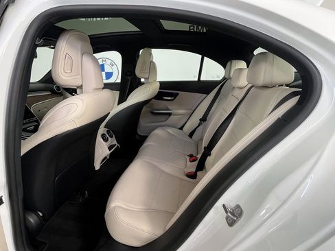 Used 2025 Mercedes-Benz C 300 4MATIC Sedan image 18