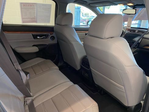 Used 2018 Honda CR-V Touring image 17