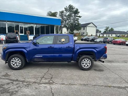 Used 2025 Toyota Tacoma SR5 RWD image 65