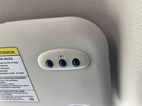 Used 2015 Ford C-MAX Energi SEL w/ Equipment Group 302A FWD image 27