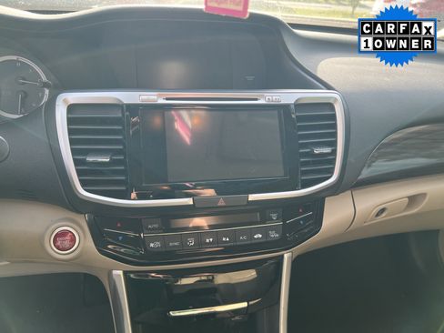 Used 2017 Honda Accord EX-L image 9