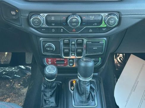 New 2026 Jeep Gladiator Rubicon w/ Steel Power Dome Hood Package AWD/4WD image 8