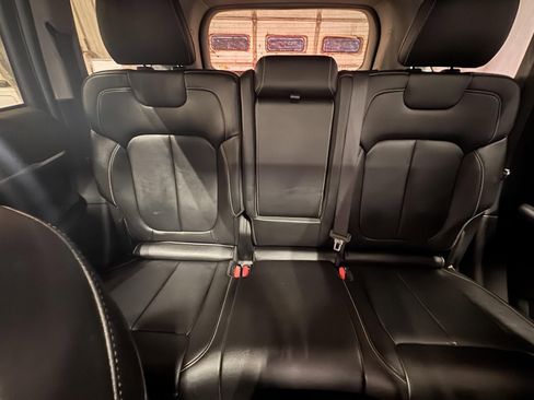 Used 2023 Jeep Grand Cherokee Limited w/ MOPAR Finishing Package image 24