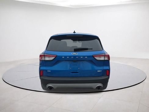 Used 2020 Ford Escape SE image 6