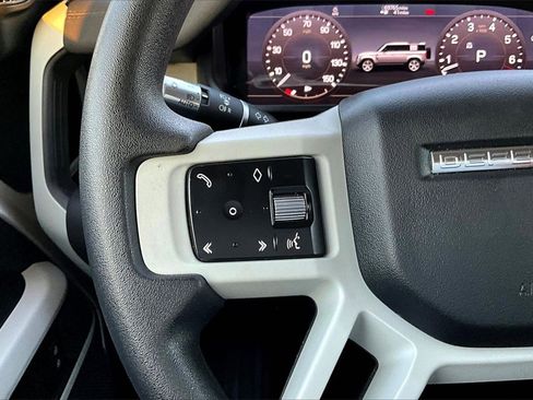 Used 2020 Land Rover Defender 110 SE image 11