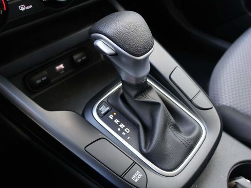 Used 2025 Kia Soul LX image 16