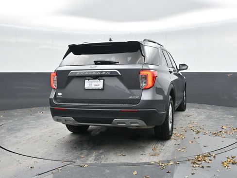 Used 2023 Ford Explorer XLT w/ Equipment Group 202A image 9