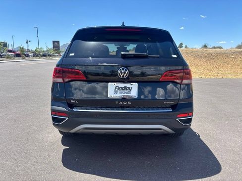 Used 2022 Volkswagen Taos SEL w/ Panoramic Sunroof Package AWD/4WD image 6