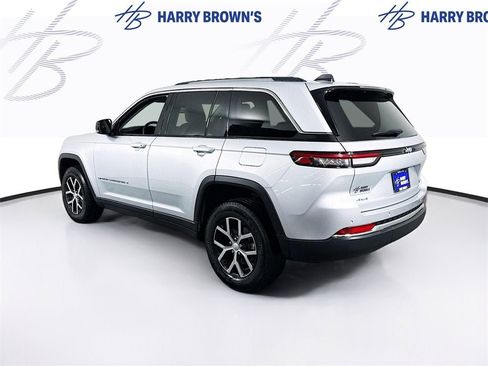 Used 2024 Jeep Grand Cherokee Limited image 29