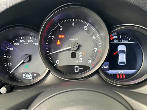Certified 2026 Porsche Macan AWD/4WD image 29