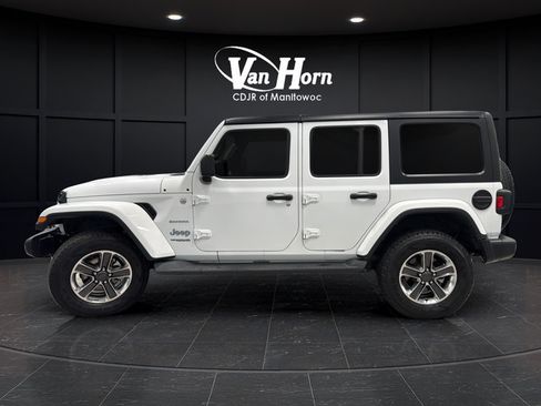Used 2022 Jeep Wrangler Unlimited Sahara AWD/4WD image 6
