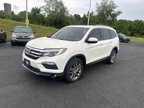 Used 2017 Honda Pilot Touring image 4
