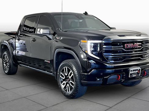 Used 2023 GMC Sierra 1500 AT4 w/ AT4 Premium Package AWD/4WD image 3