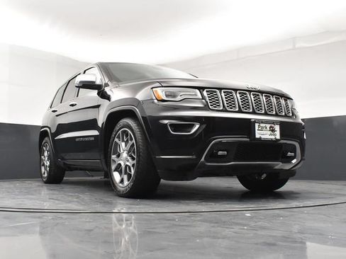 Used 2019 Jeep Grand Cherokee Overland AWD/4WD image 19