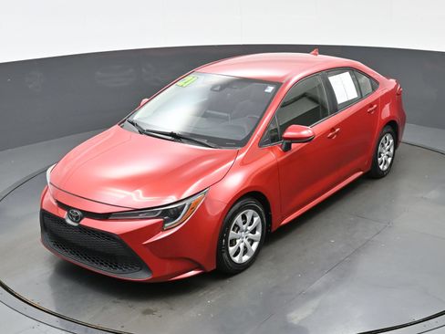 Used 2021 Toyota Corolla LE FWD image 31