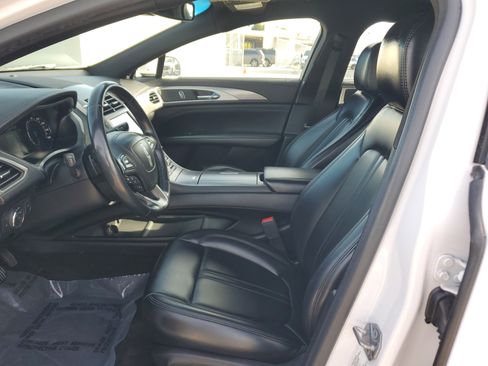 Used 2020 Lincoln MKZ image 11