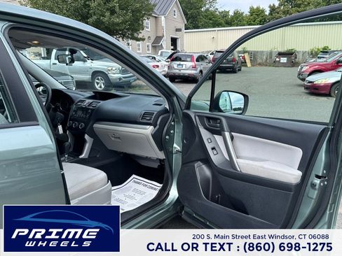 Used 2014 Subaru Forester 2.5i AWD/4WD image 16