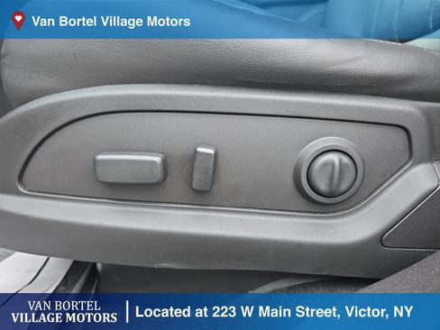 Used 2015 GMC Acadia SLT image 14