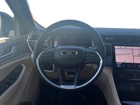 New 2025 Jeep Grand Cherokee L Limited image 21