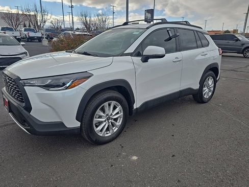 Used 2022 Toyota Corolla Cross LE image 7