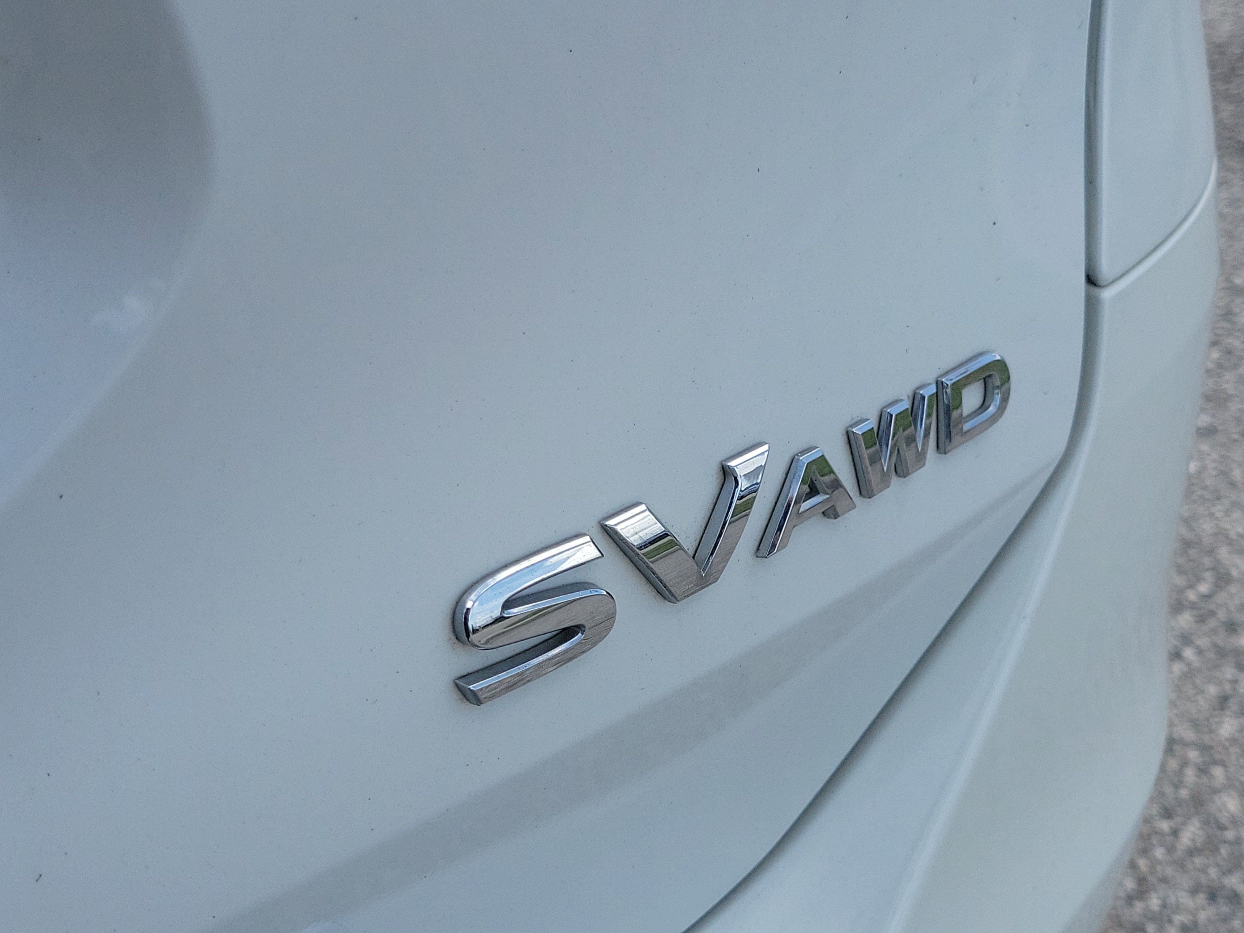 Used 2016 Nissan Rogue SV AWD/4WD image 13