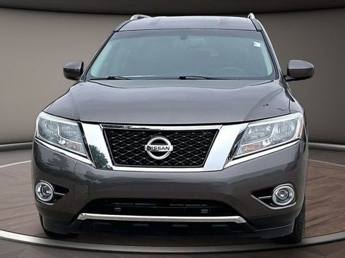 Used 2015 Nissan Pathfinder SV FWD image 3