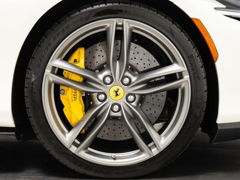 Used 2022 Ferrari Roma RWD image 37