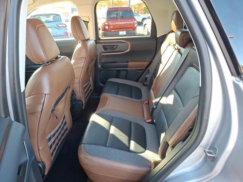 Used 2021 Ford Bronco Sport Outer Banks image 10