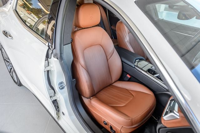 Used 2018 Maserati Ghibli RWD image 48