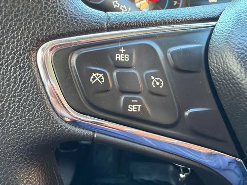 Used 2017 Chevrolet Cruze LT w/ Convenience Package FWD image 12