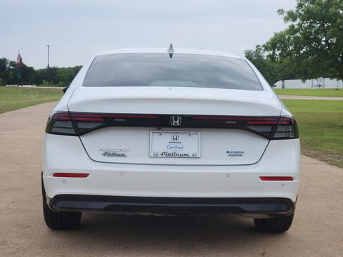 Used 2025 Honda Accord Touring image 8