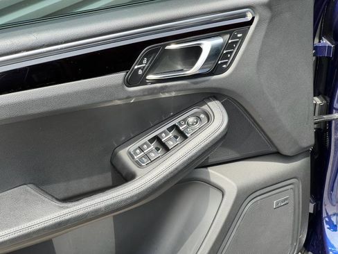 Certified 2022 Porsche Macan w/ Premium Package Plus image 14