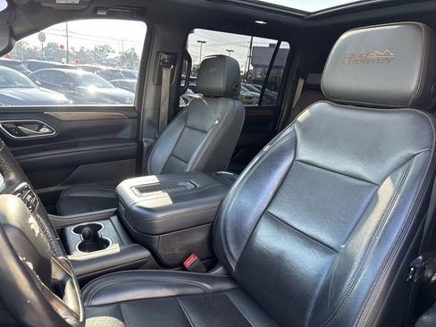 Certified 2022 Chevrolet Suburban High Country image 17