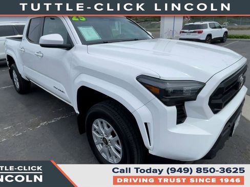 Used 2025 Toyota Tacoma SR5 AWD/4WD image 2