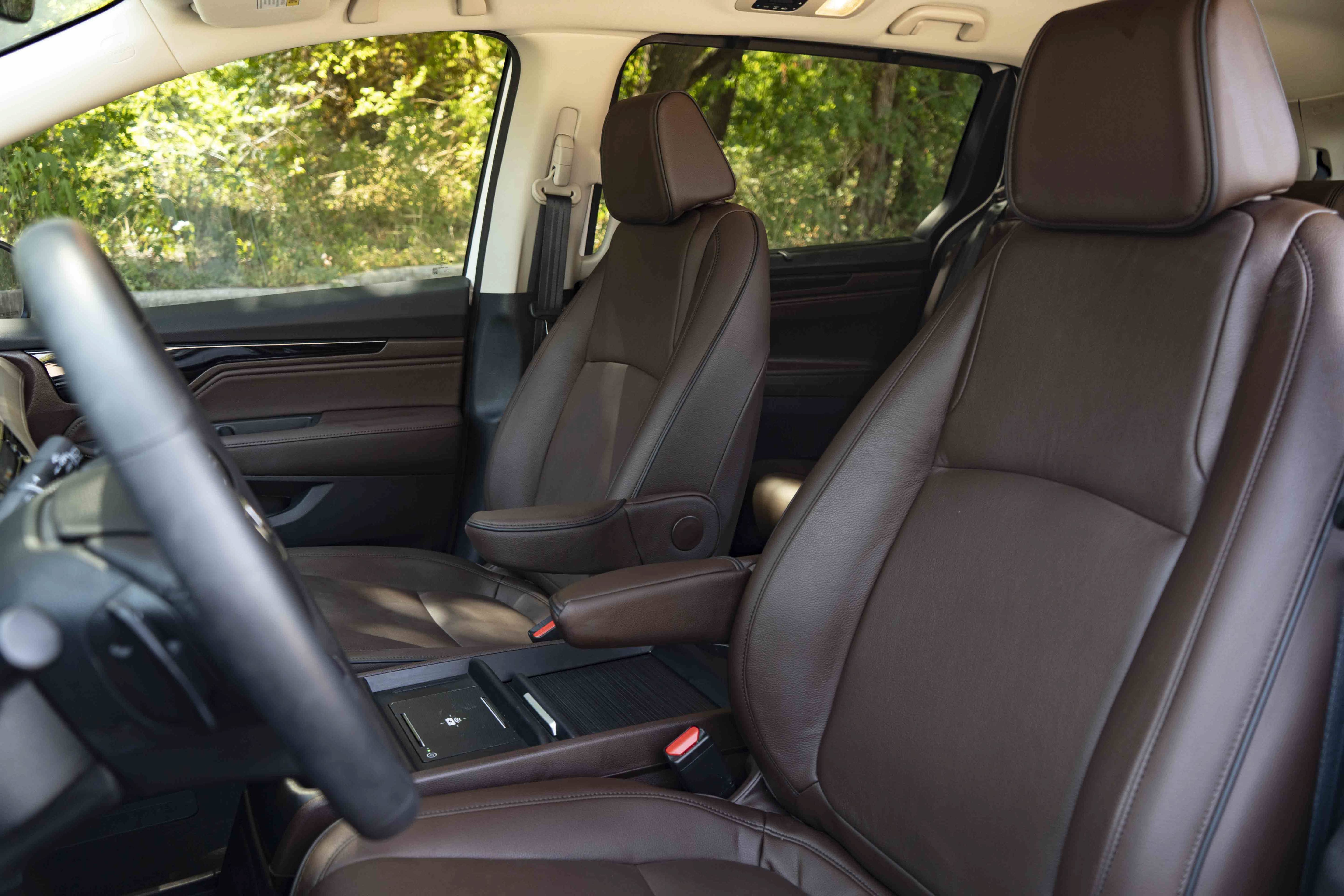 Certified 2025 Honda Odyssey Touring image 17