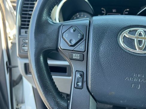 Used 2019 Toyota Sequoia SR5 AWD/4WD image 30