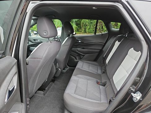 Used 2024 Chevrolet Trax RS w/ Driver Confidence Package FWD image 10