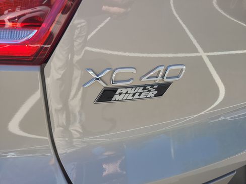 Used 2025 Volvo XC40 B5 Plus w/ Climate Package AWD/4WD image 30