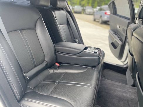 Used 2016 Kia K900 Luxury RWD image 26