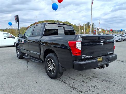 Certified 2024 Nissan Titan SV w/ SV Convenience Package image 3