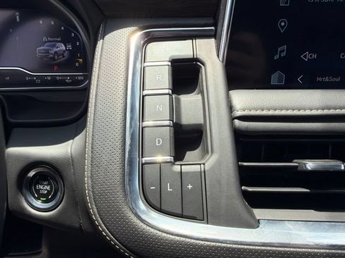 Used 2023 Chevrolet Suburban Premier AWD/4WD image 15