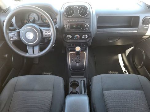 Used 2011 Jeep Patriot Sport w/ Tire & Wheel Group AWD/4WD image 18
