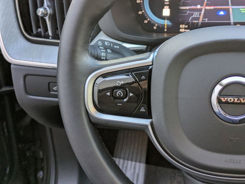 Certified 2025 Volvo XC60 B5 Plus image 16