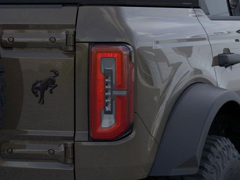 New 2026 Ford Bronco Outer Banks w/ Sasquatch Package image 23