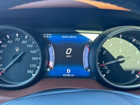 Used 2017 Maserati Levante image 24