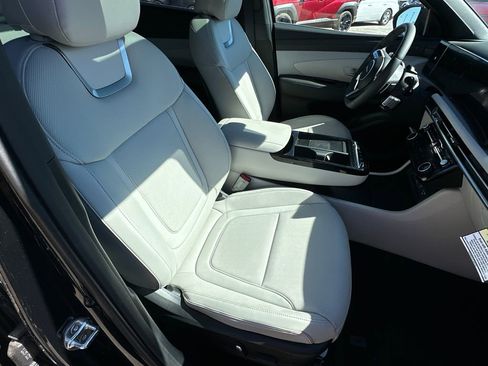 New 2025 Hyundai Tucson Limited image 13