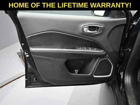 Used 2021 Jeep Compass Latitude AWD/4WD image 11