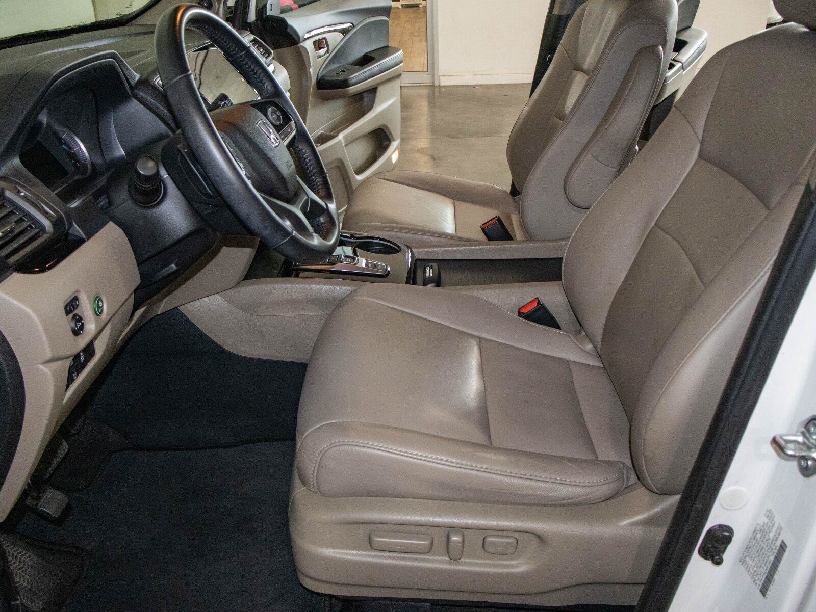 Used 2022 Honda Pilot Touring image 8