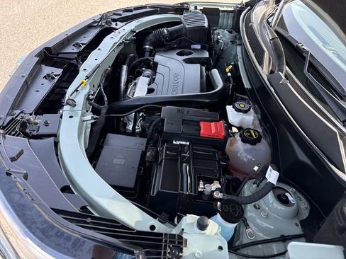 Used 2025 Chevrolet Equinox LT w/ Convenience Package II image 41